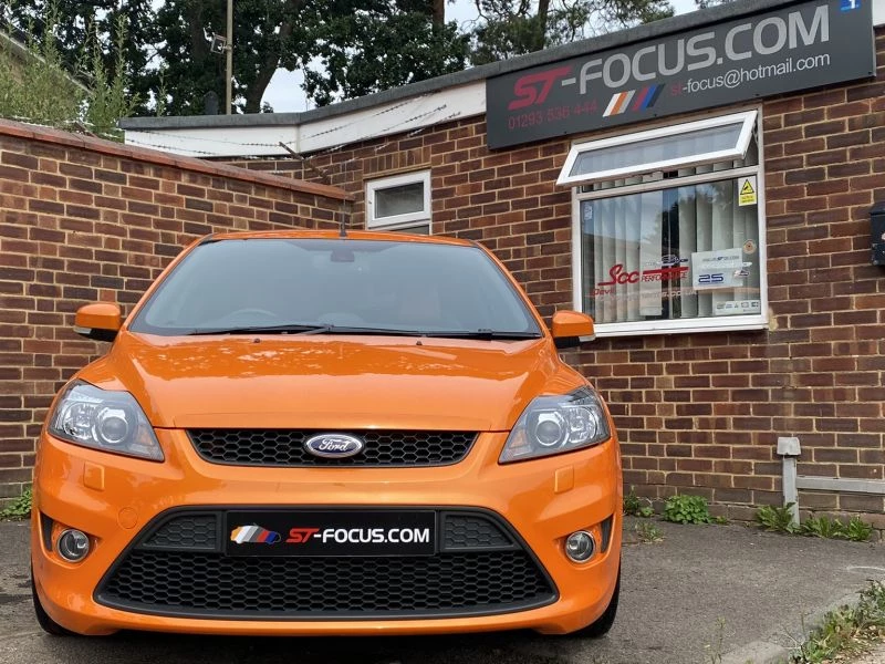 Ford Focus 2.5 ST-2 3dr ONLY 11,000 MILES!! FULL FORD SERVICE HISTORY! COMPLETELY ORIGINAL! STUNNING! 2010