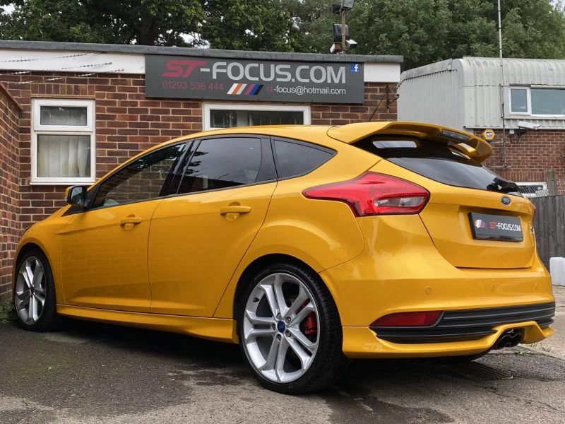 Ford Focus 2.0T EcoBoost ST-3 5dr LOW MILES! STUNNING EXAMPLE! RAM AIR INTAKE AND CROSSOVER! 2016