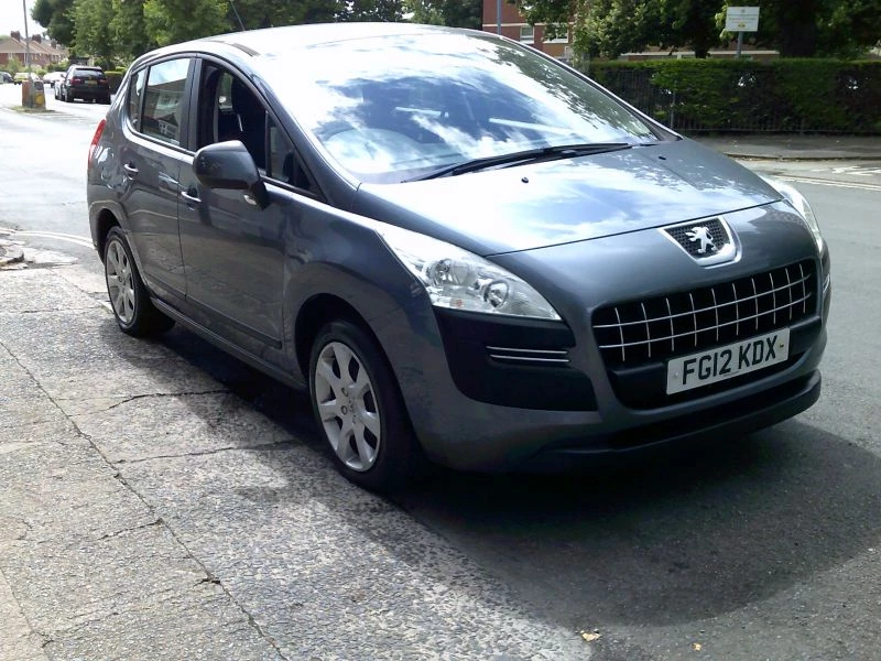 Peugeot 3008 1.6 HDi 112 Active 5dr 2012