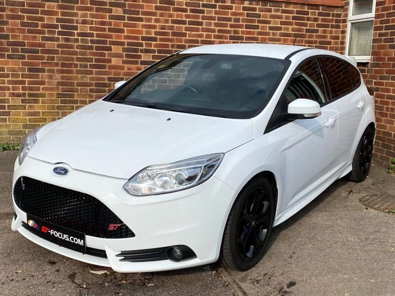Ford Focus 2.0T ST-3 5dr DREAMSCIENCE STAGE1! SCORPION EXHAUST! AIRTEC INTERCOOLER! 2012