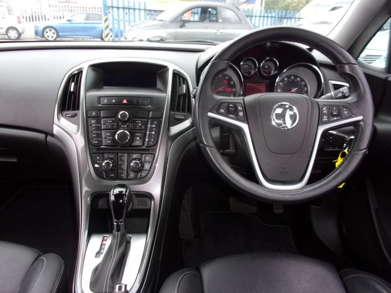 Vauxhall Astra 1.6i 16V Elite 5dr Auto 2013