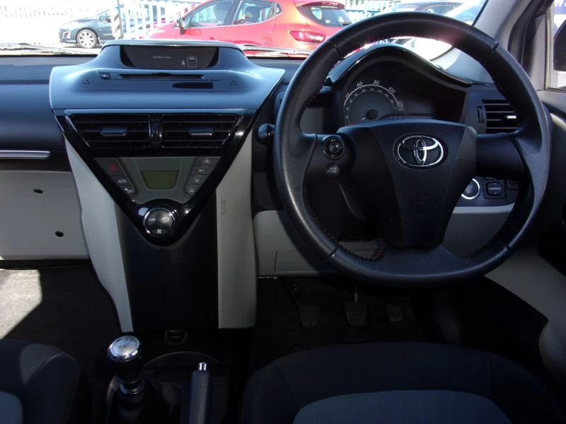 Toyota IQ 1.0 VVT-i 2 3dr 2012