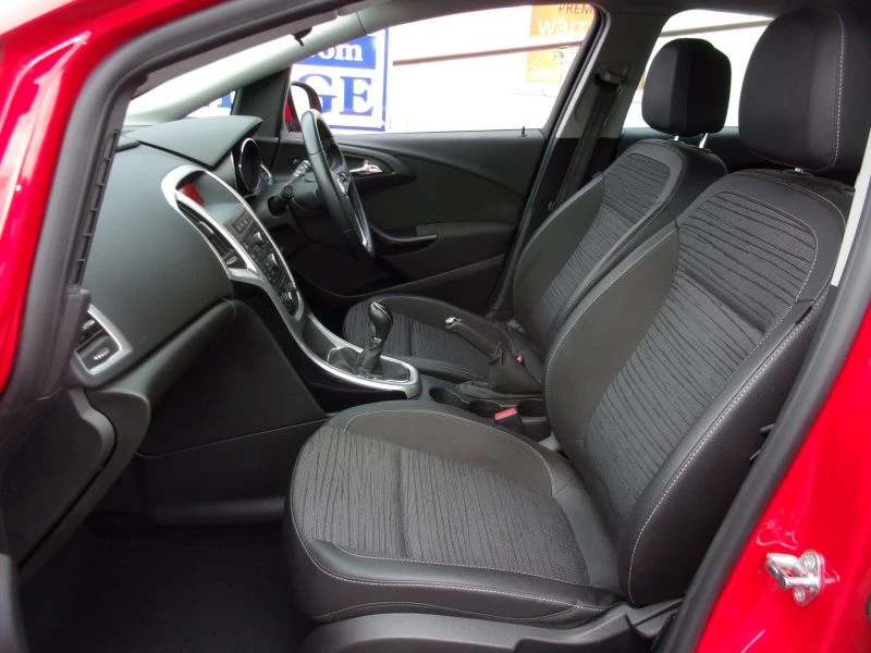 Vauxhall Astra 1.4i 16V Excite 5dr 2014