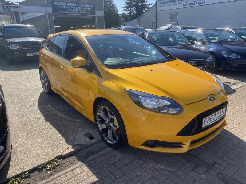 Ford Focus 2.0T ST-2 5dr 2013