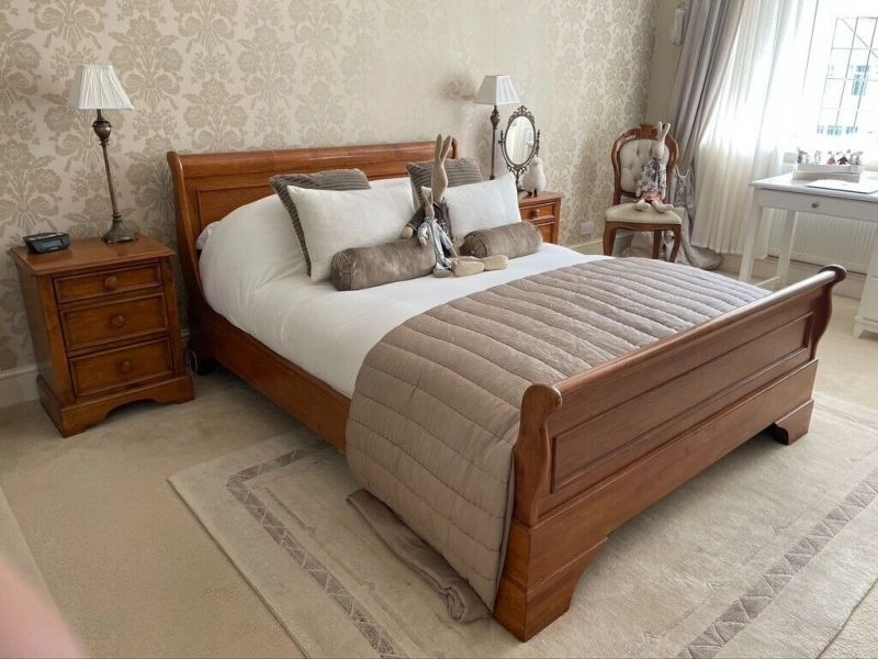 Beautiful Willis & Gambier Bedroom Furniture Set [King Size Sleigh Bed & Much More]