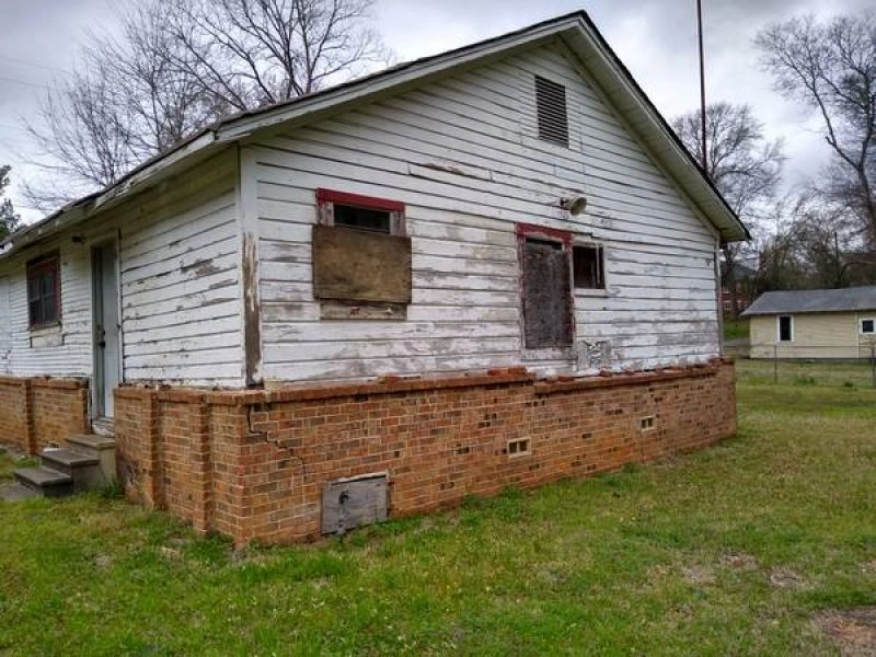 2 Beds 1 Bath Fixer Upper in Marshall TX