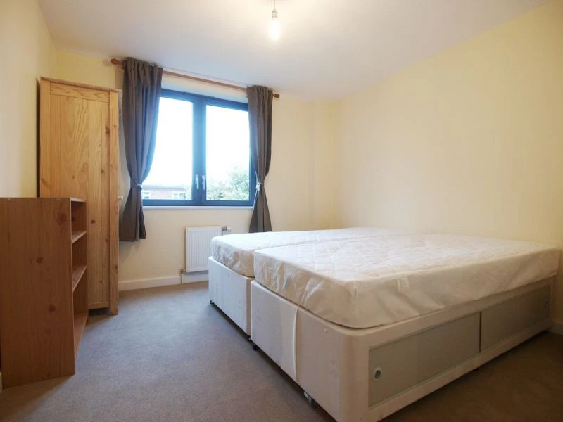 2 bedrooms flat, 32 Pooles Park Finsbury Park London