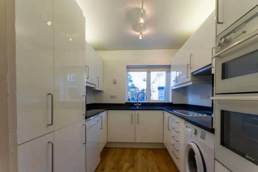 2 bedrooms flat, 21 Twickenham Road Teddington London