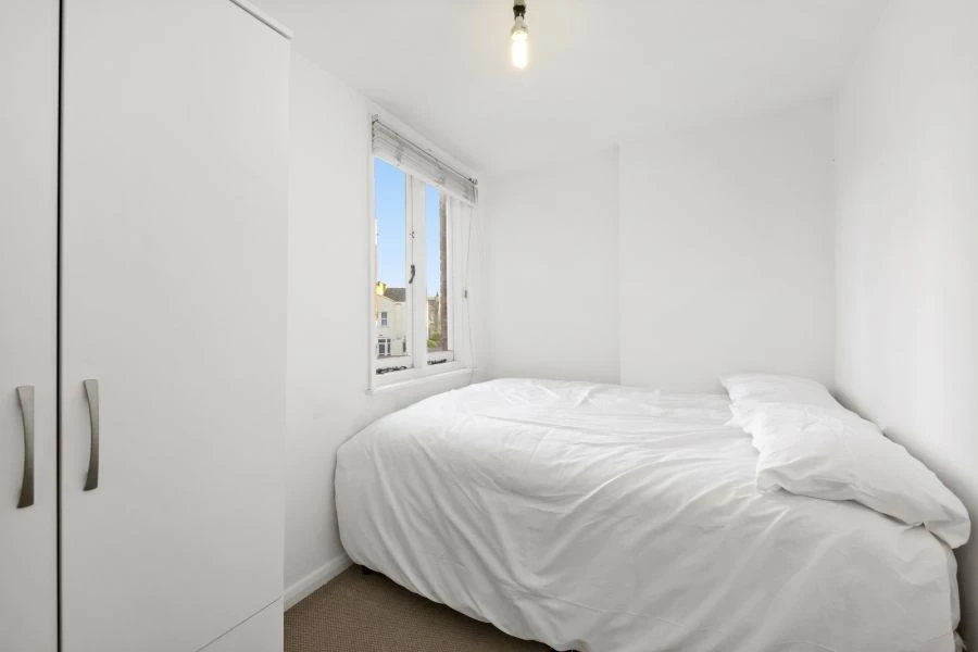 2 bedrooms flat, 38 Flat-B Balmoral Road Willesden Green London