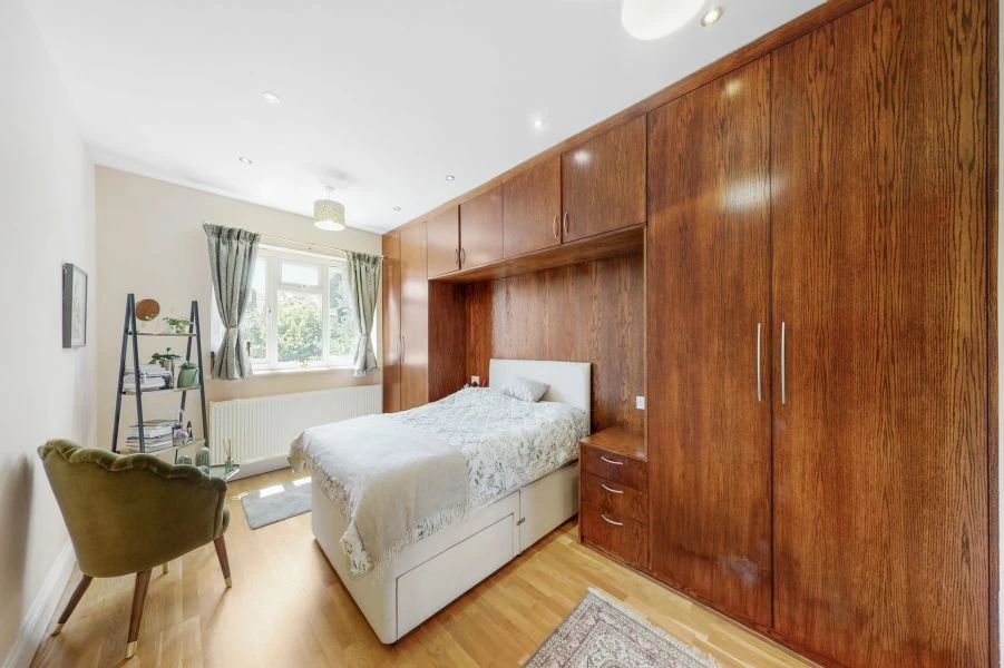 7 bedrooms detached, 9 Rowdon Avenue Dobree Estate London
