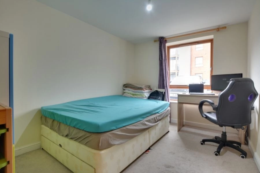 2 bedrooms apartment, 41 Commonwealth Drive Three Bridges Crawley West Sussex