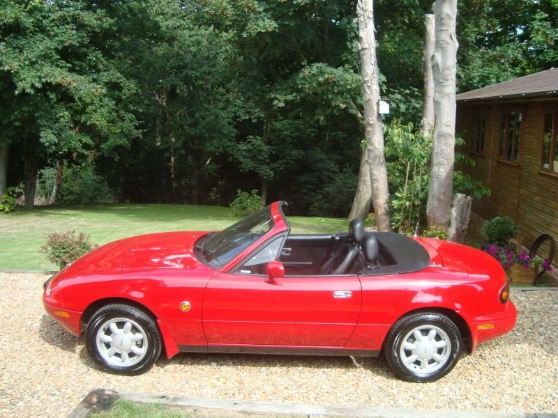 Mazda MX-5 2-Door 1998