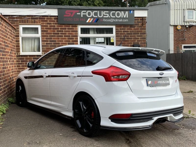 Ford Focus 2.0T EcoBoost ST-2 5dr 1 OWNER FROM NEW!! FULL FORD SERVICE HISTORY!! COMPLETELY ORIGINAL!! 2017
