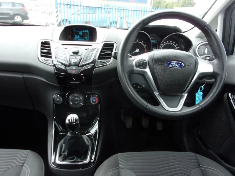 Ford Fiesta 1.25 82 Zetec 5dr 2013