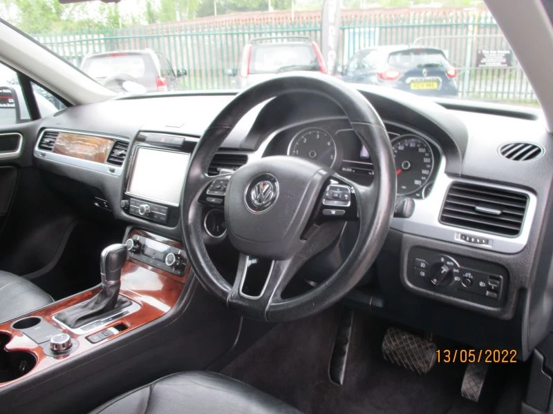 Volkswagen Touareg V6 SE TDI BLUEMOTION TECHNOLOGY 5-Door 2013