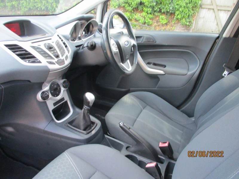 Ford Fiesta TITANIUM 5-Door 2009