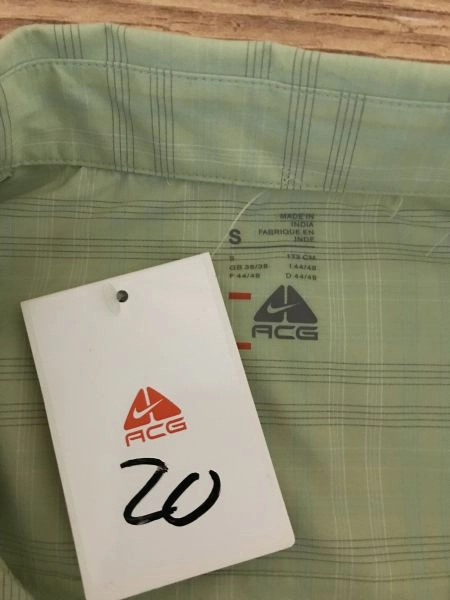 Nike ACG Collection Green Short Sleeve Shirt