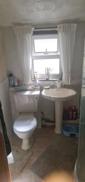 Large room to rent on Alexandra Road, Chatham.