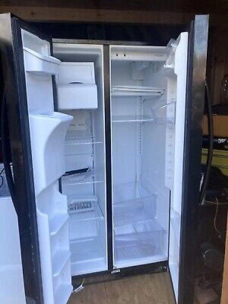 frigidair refrigerator