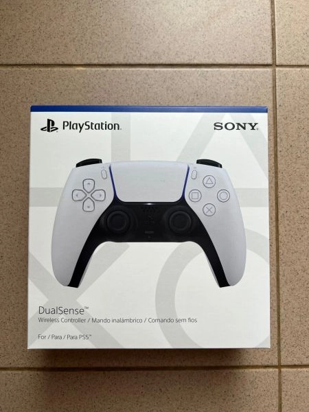 Sony PlayStation 5 PS5 BluRay Edition Console Bundle - White + games, 825gb Graphites , 2 controller