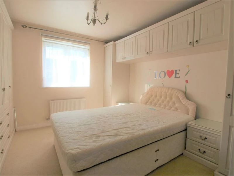 2 bedrooms flat, 19 12 Stafford Close Oakwood London