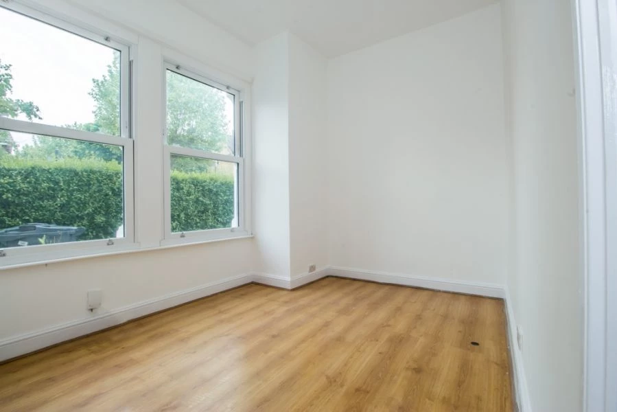 1 bedroom flat, 33 Flat Whitworth Road South Norwood London