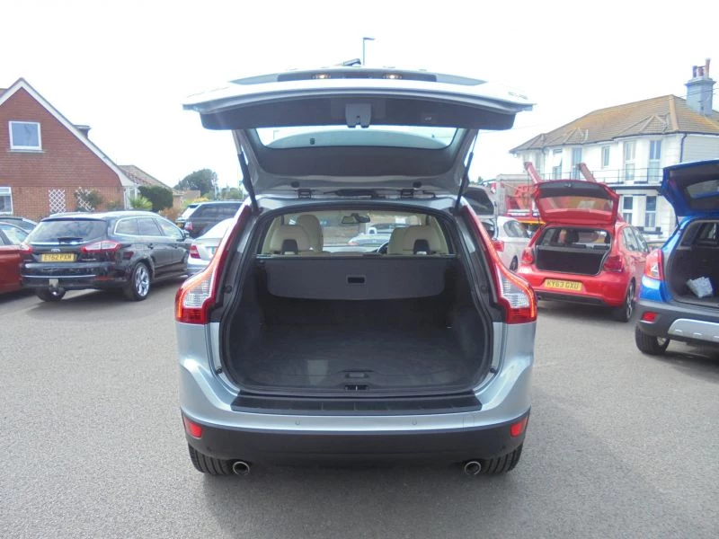 Volvo XC60 D5 [205] SE Lux 5dr AWD Geartronic 2011