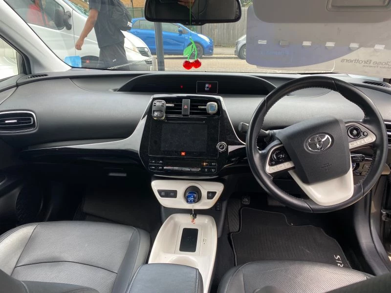 Toyota Prius VVT-I EXCEL 5-Door 2016