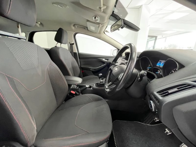Ford Focus ZETEC S 5-Door 2014