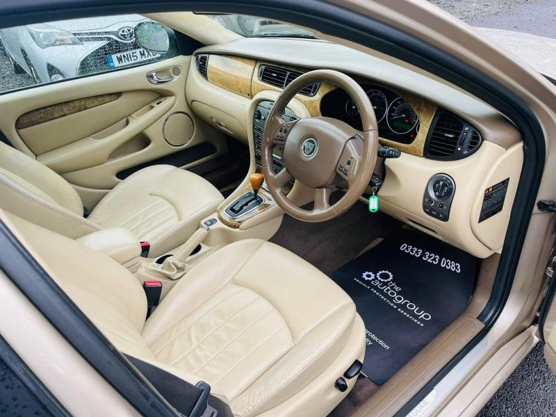 Jaguar X-type V6 SE 4-Door 2004