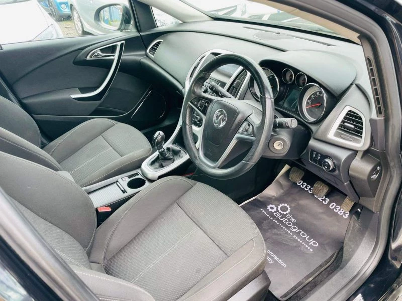 Vauxhall Astra SRI 5-Door 2011
