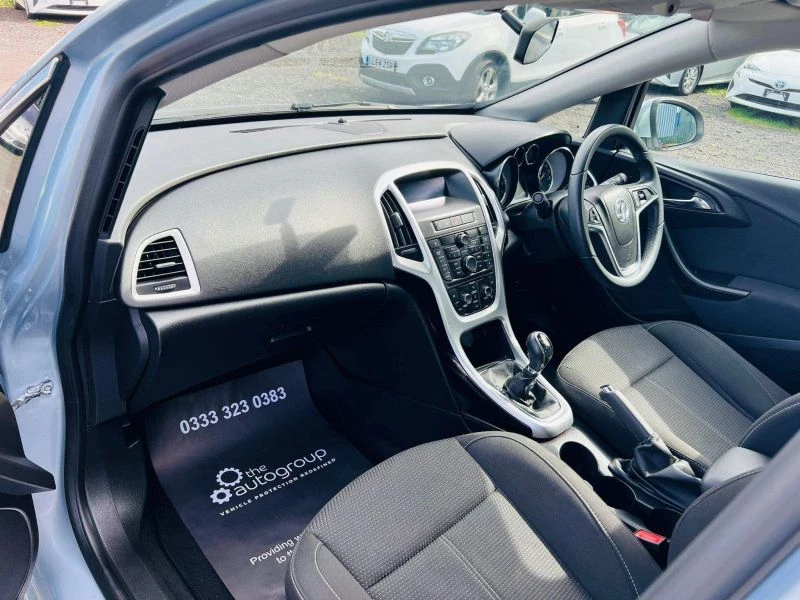 Vauxhall Astra SRI 5-Door 2014