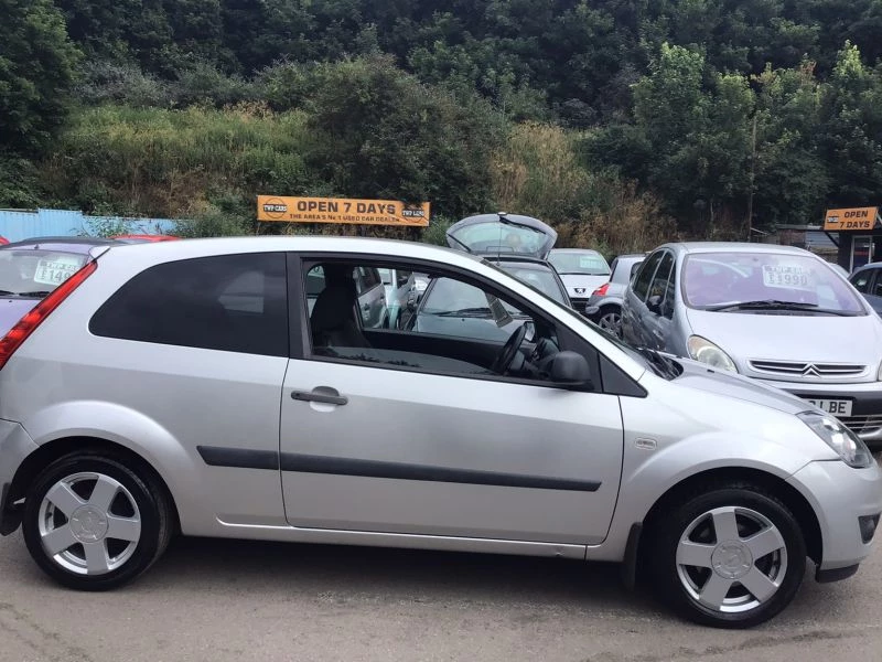 Ford Fiesta 1.25 Zetec 3dr [Climate] 2005