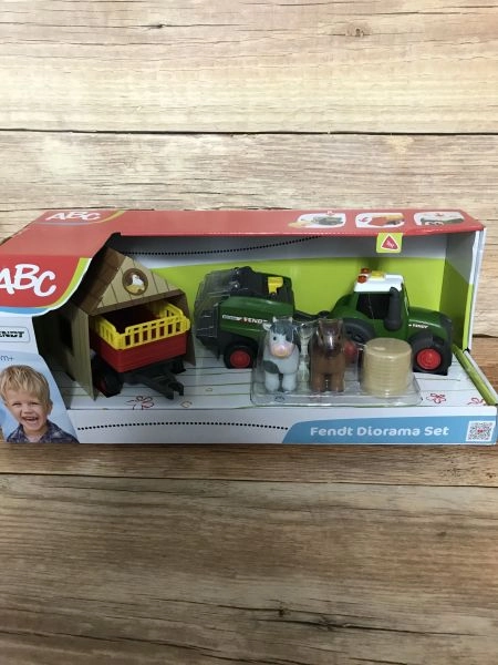 Dickie Toys ABC Fendt Diorama Play Set consisting of Tractor