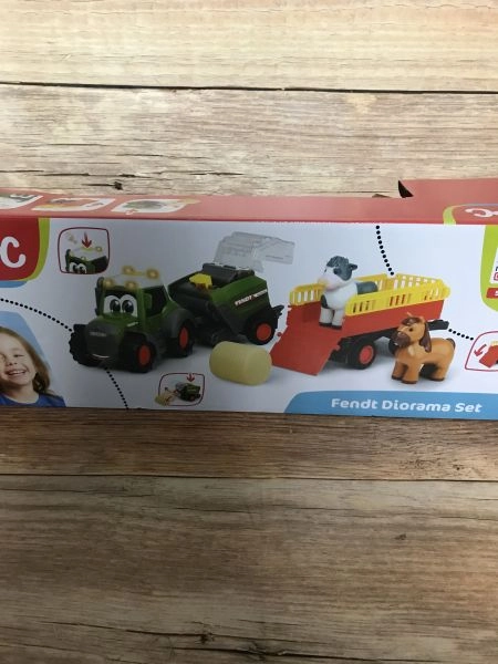 Dickie Toys ABC Fendt Diorama Play Set consisting of Tractor