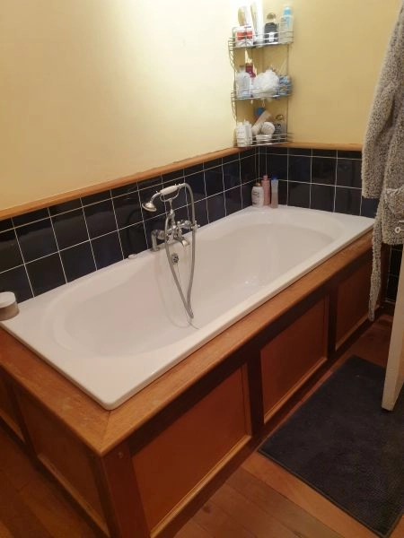 Beautiful vintage bath suite