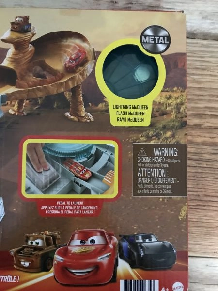 Disney and Pixar Cars Mini Racers Radiator Springs Spin Out Playset