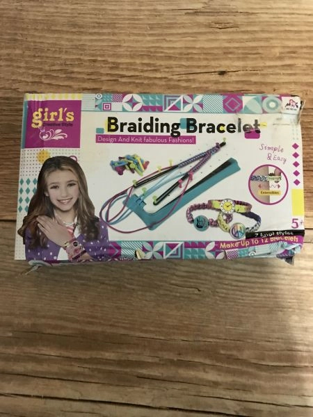 Braiding bracelet