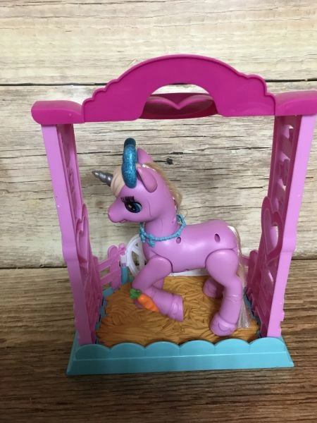 Pets Alive Magical Unicorn in Stable