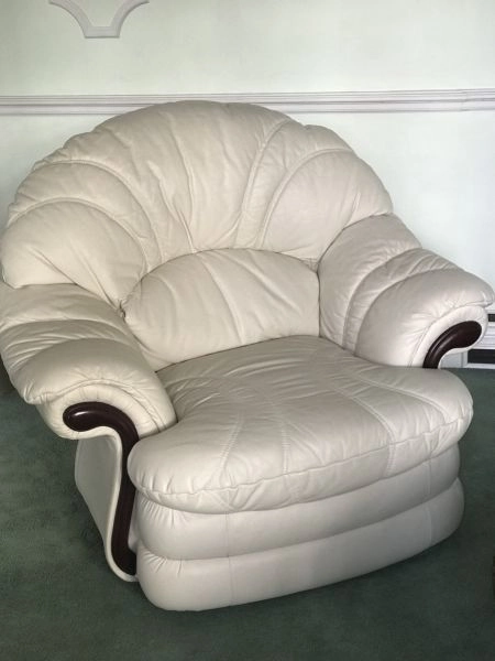 Leather Lovers Rejoice: 3-Piece Suite Up for Grabs!