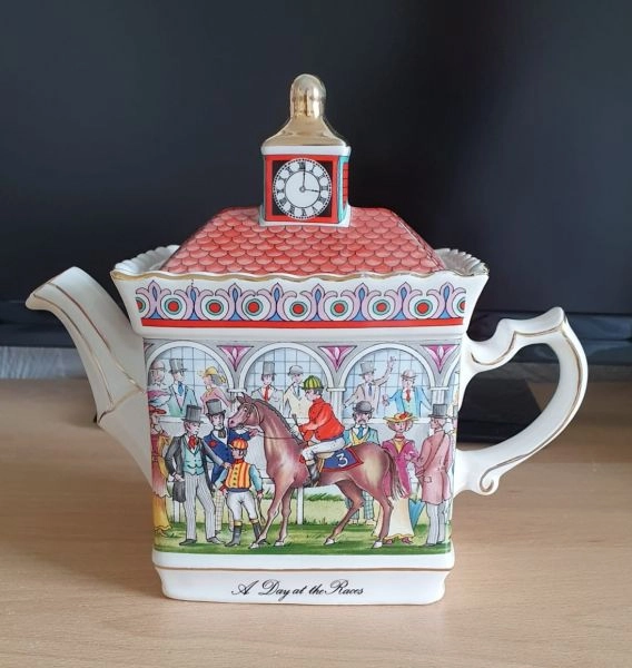 Vintage Sadler 'A Day at the Races' Teapot
