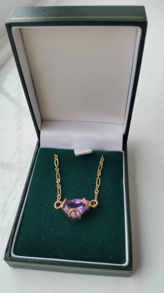 9ct GOLD AMETHYST NECKLACE 18 inch