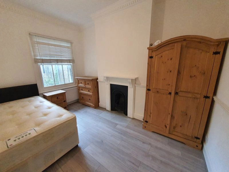 Furnished 4 bed flat Brixton Clapham Common Borders