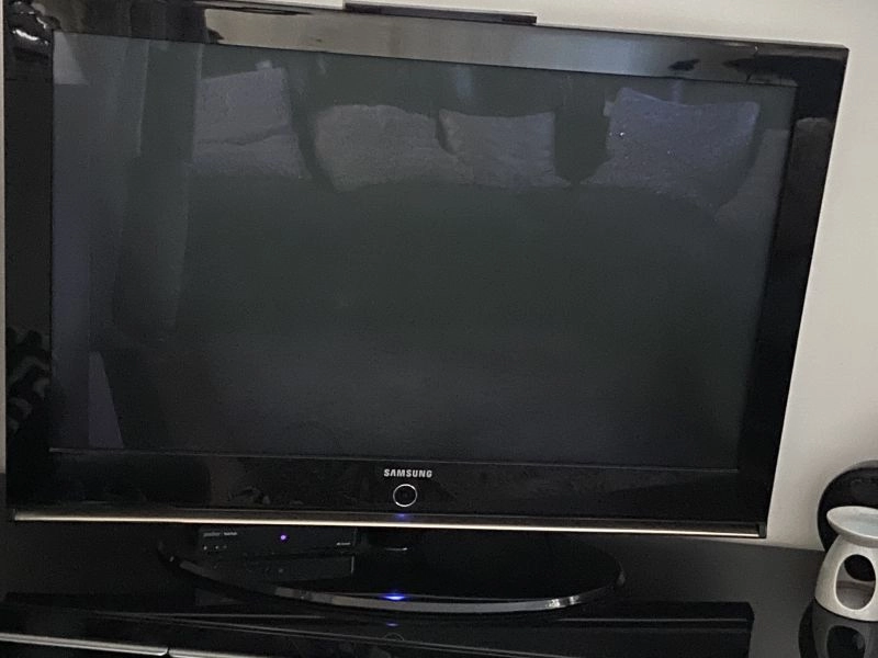 42 inch Samsung tv in perfect working order