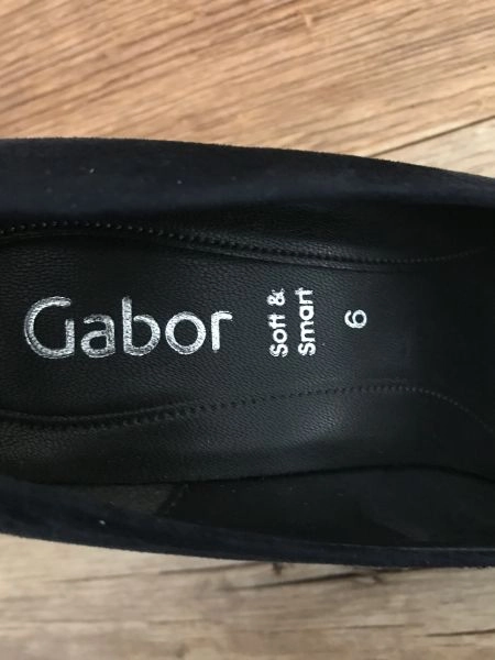 Gabor courts high heels