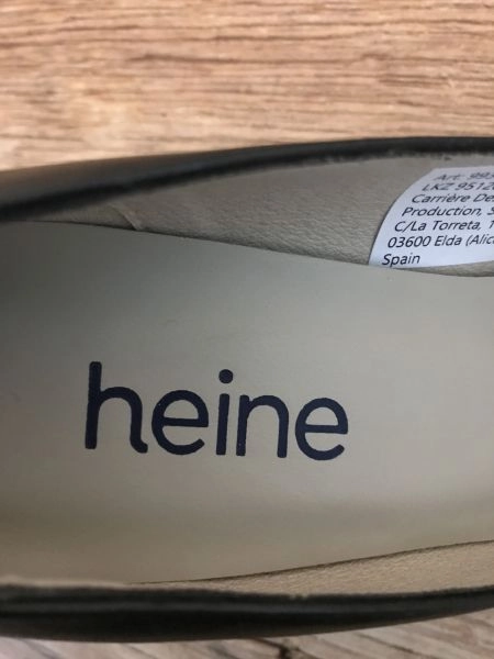 Heine courts stiletto shoes