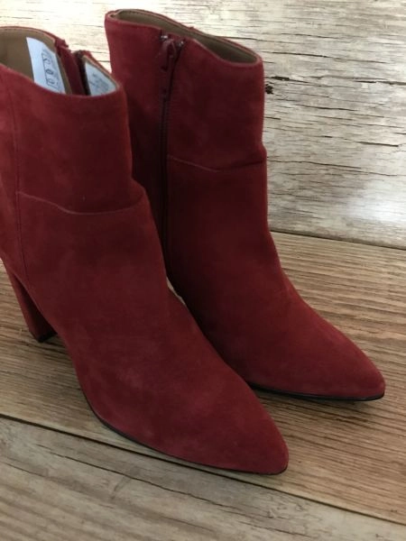 heine red suede boots with zip