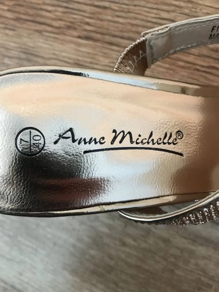 Anne Michelle gold Heels