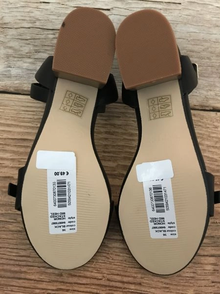 Oasis sandals