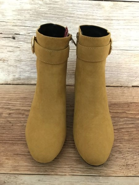 S.oliver yellow suede boots